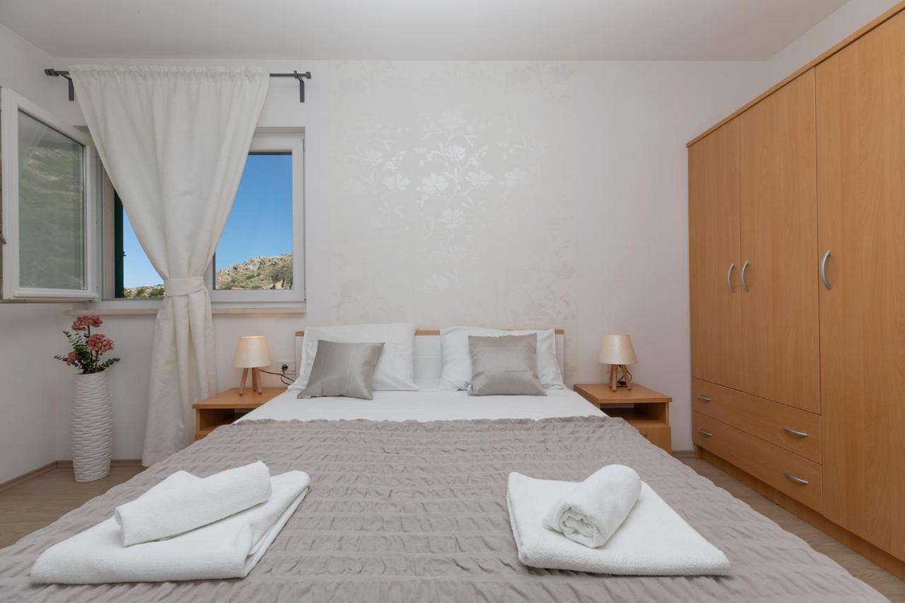 Apartments Villa Carica B&B Mimice Ngoại thất bức ảnh