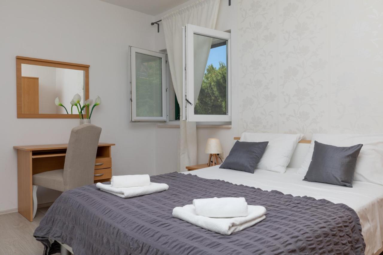Apartments Villa Carica B&B Mimice Ngoại thất bức ảnh