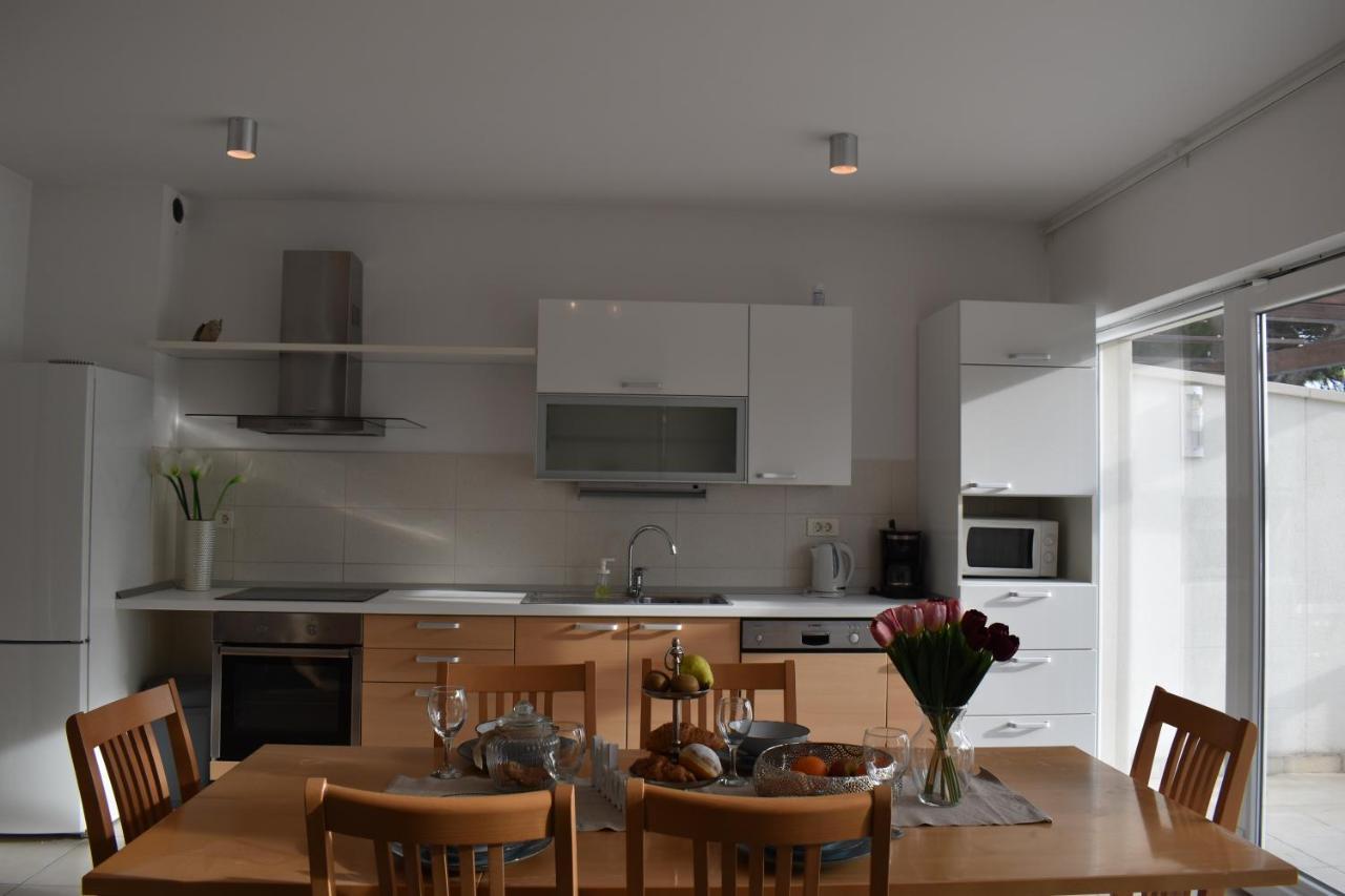Apartments Villa Carica B&B Mimice Ngoại thất bức ảnh