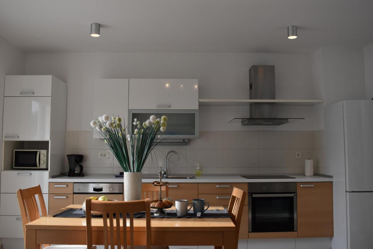 Apartments Villa Carica B&B Mimice Ngoại thất bức ảnh